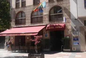 호텔 Favila Oviedo