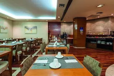 Отель Exe Mitre