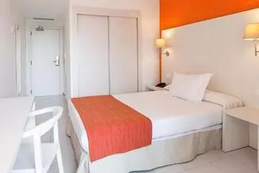 호텔 Minura Sur Menorca & Waterpark