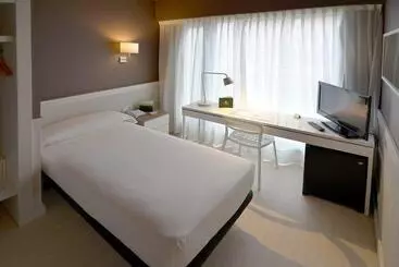 Отель Paral·lel