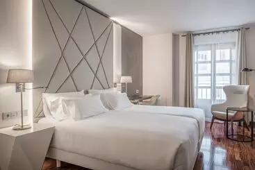 فندق NH Collection Salamanca Palacio De Castellanos