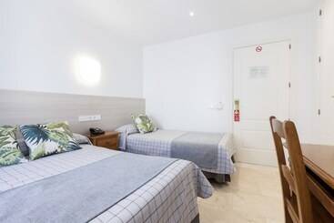 Hostal Castilla Ii Puerta Del Sol