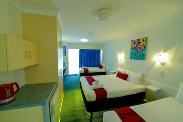 בית מלון כפרי Aspley Motor Inn