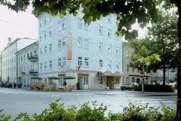 هتل Vier Jahreszeiten