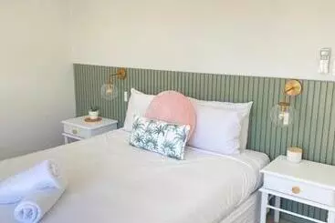 Glen Eden Beach Resort