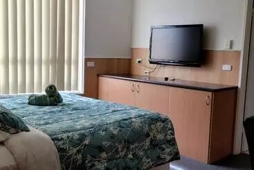 ホテル Bamboo Motor Inn