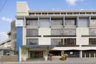 Cosmopolitan Hotel And Apartments