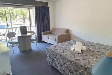 Отель Dalby Manor Motor Inn