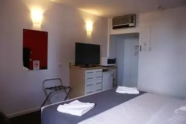 فندق Darwin Poinciana Inn