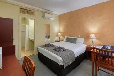 בית מלון כפרי Oasis Motor Inn