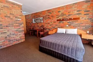 فندق على الطريق Town House Motor Inn