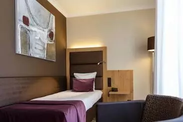 Отель Restaurant Van Der Valk Nivelles Sud