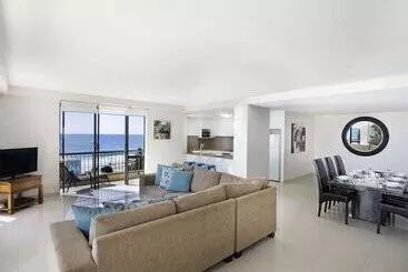 Paradise Centre Apartments