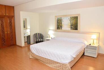 Embaixador Hotel By Fast10