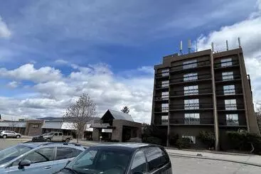 Hotel Divya Sutra Plaza And Conference Centre, Vernon, Bc