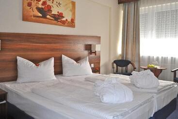 בית מלון כפרי Savoy