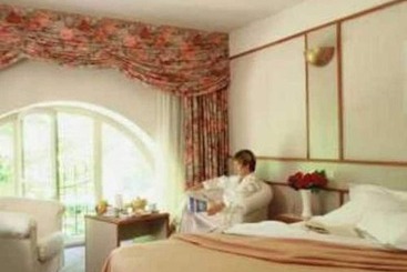 هتل Château De Bazeilles