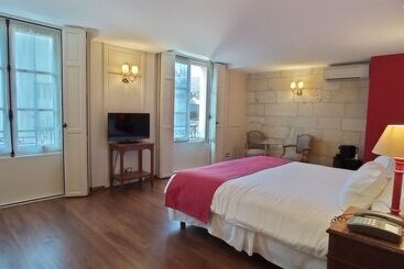 Отель Hôtel Grand Monarque