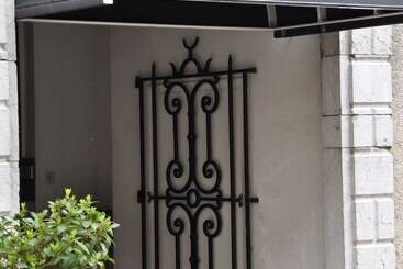 בית מלון כפרי The Originals City, Hôtel la Reine Jeanne, Orthez