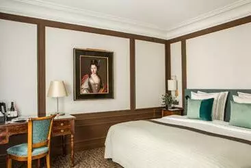 ホテル Hôtel Des Saints Pères   Esprit De France