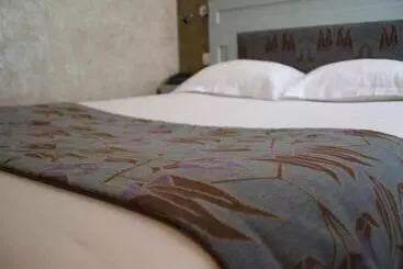 ホテル Eiffel Seine