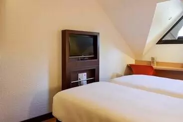 בית מלון כפרי Ibis Nevers