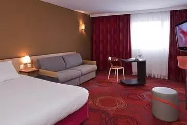 Отель All Seasons Peronne Assevillers