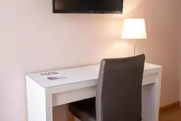 هتل Hôtel Mondial