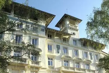 Hotel Splendid  By Popinns