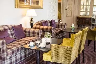 בית מלון כפרי The Old Manor