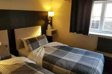 Отель The Old Black Horse Inn