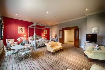 Miskin Manor Hotel And Health Club