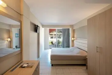 ホテル Canvas By Mitsis Messonghi