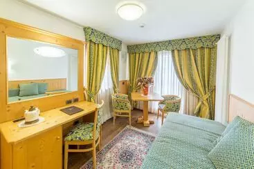 Otel Excelsior Planet