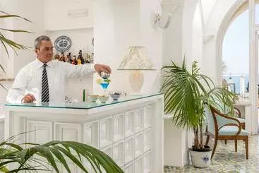 בית מלון כפרי Sina Flora