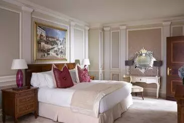 בית מלון כפרי Principe Di Savoia Dorchester Collection