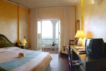 בית מלון כפרי Falkensteiner Resort Capo Boi