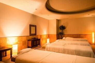 בית מלון כפרי Hanshin Osaka