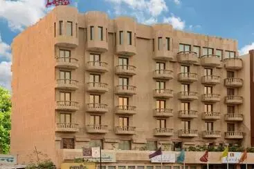 בית מלון כפרי Lords Plaza Jaipur
