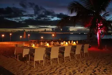 هتل Rendezvous Bay