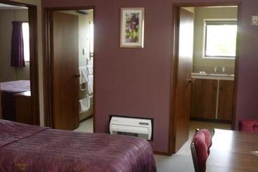 Carisbrook Motel