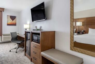 Отель Best Western Plus Lake Front