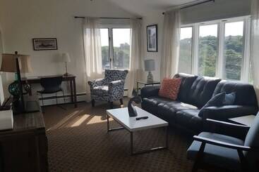 酒店 The Seaglass Inn & Spa