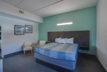 Windwater Hotel And Marina