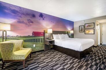 Szálloda Clarion Pointe Richmond North Near University