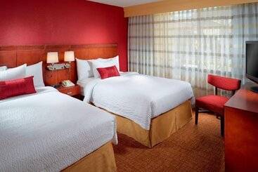 هتل Courtyard By Marriott Columbus