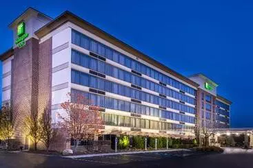 Holiday Inn Hotel & Suites Warren, An Ihg