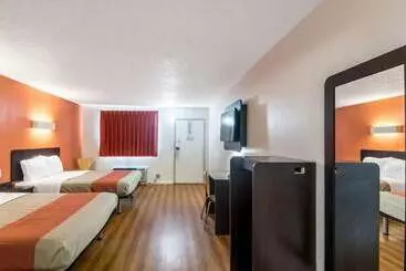 فندق على الطريق Whitten Inn