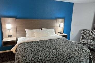 Отель Baymont By Wyndham Manistee