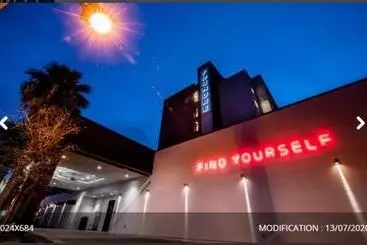 فندق Found Re Phoenix